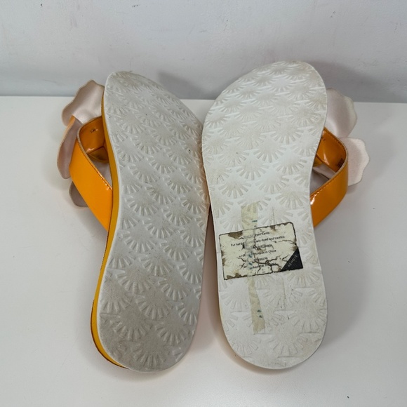 UGG Popy Orange Zinnia Flip Flops Women's Size 10 - Picture 11 of 11
